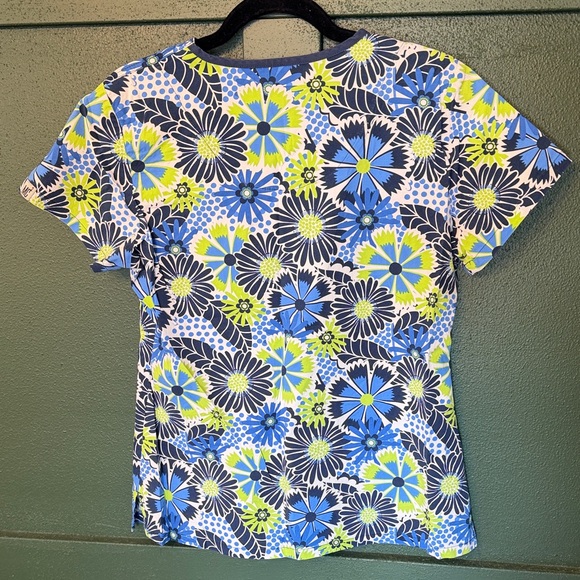 Floral Print Scrub Top - Picture 4 of 4